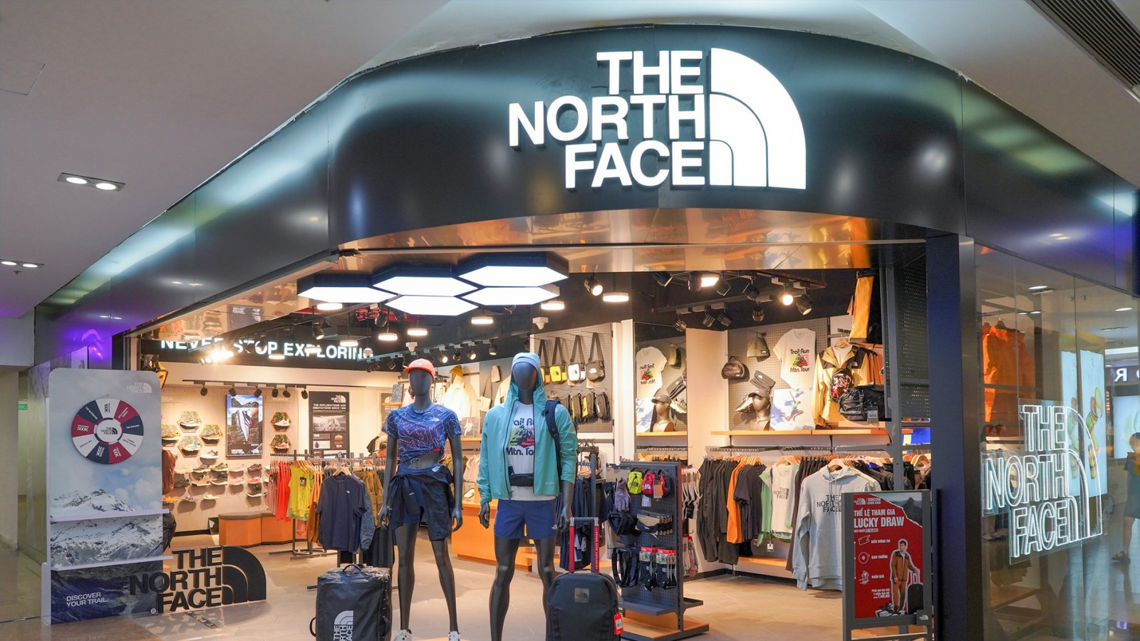 Hiện chỉ còn 3 gian hàng The North Face hoạt động tại Việt Nam