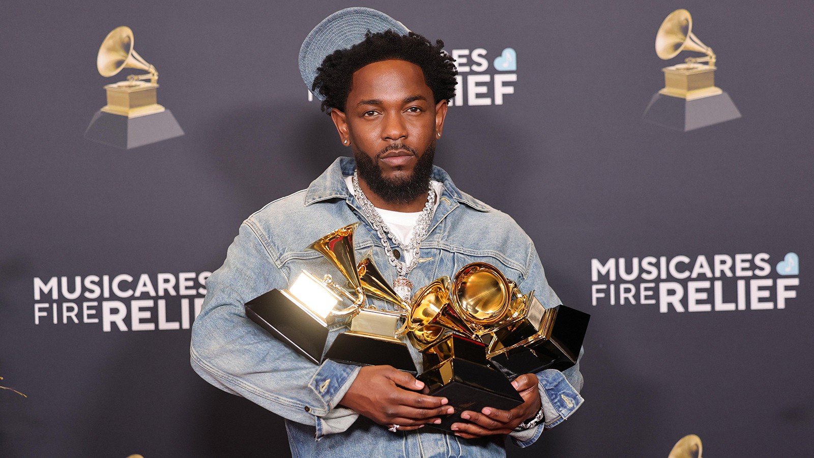 Kendrick Lamar dọn sạch sẽ lễ trao giải GRAMMY 2025