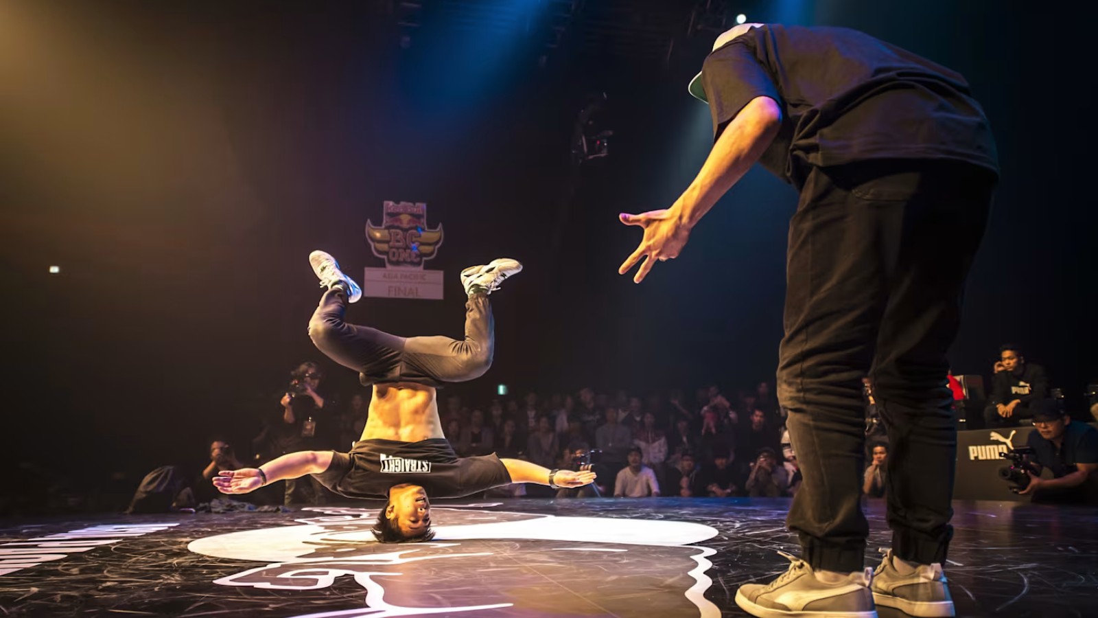 Lịch sử và hành trình phát triển của động tác Headspin (xoay đầu) trong Breaking