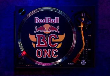BBoy Toxics của SINE lọt Top 64 E-battle của giải đấu Red Bull BC One, nhưng đây có thể là giải đấu cuối cùng của nhãn hàng này