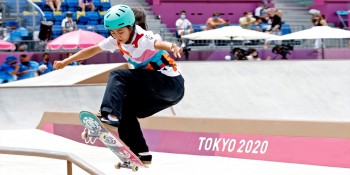 Đoạt huy chương Vàng Olympics khi mới 13 tuổi, Nishiya Momiji một lần nữa giúp Nhật Bản thể hiện đẳng cấp của mình trong bộ môn Trượt ván