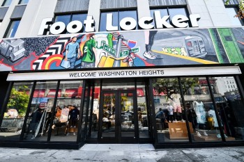 Foot Locker đã cấm cửa toàn bộ sản phẩm từ nhà Yeezy