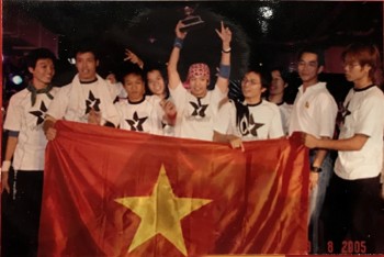 Năm 2005, nhóm nhảy Big Toe lần đầu đại diện Việt Nam tham dự Battle of the Year
