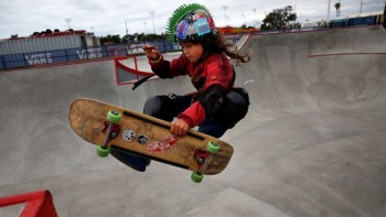 Thần đồng trượt ván 10 tuổi người Việt Nam và các Skater Á Châu đồng lứa khiến giới người lớn phải dè chứng