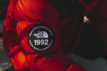The North Face Việt Nam đăng ảnh kỷ niệm 30 năm ra đời của mẫu áo Nuptse. Trong đó có một dữ kiện vô cùng đặc biệt