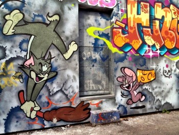 Tiễn đạo diễn Gene Deitch về nơi an nghỉ, cùng xem lại hình ảnh Thủy thủ Popeye, Tom & Jerry qua Graffiti và Street Art để nhớ về ông