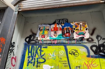Văn hóa đường phố được truyền tải qua những bức tranh ghép từ rác thải, hãy cùng xem chúng là gì