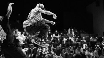 Vì sao street dancer hay đăng video nhảy với tone màu Black & White (trắng đen)?