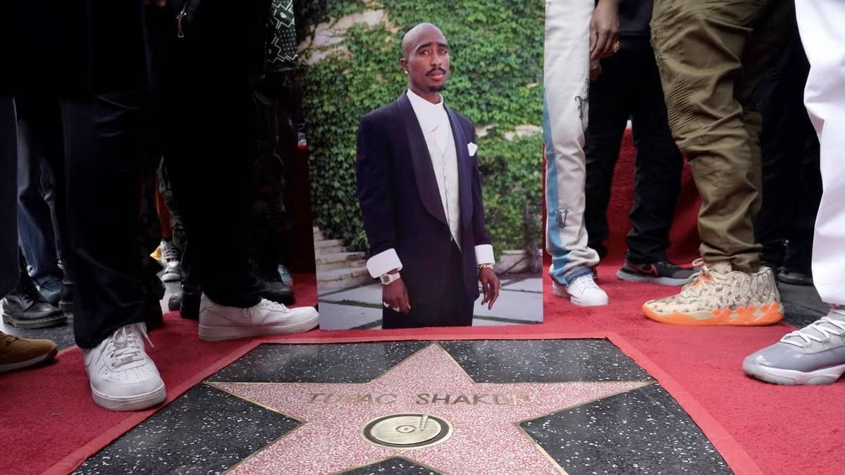 Tupac Shakur nhận ngôi sao danh dự trên Đại lộ danh vọng